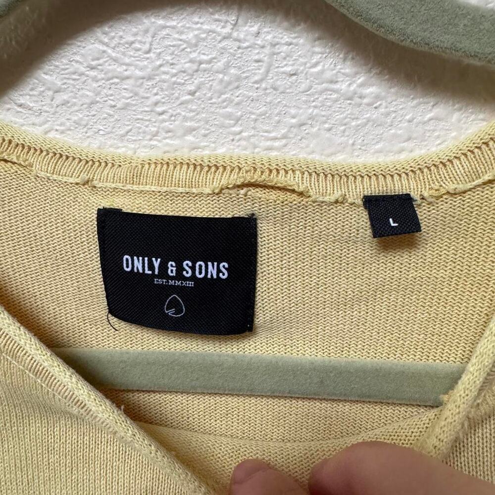 Butter yellow distressed vintage slouchy sweater - Picture 7 of 8